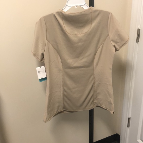 Cherokee infinity Womens scrub top NWT size M - Picture 2 of 4